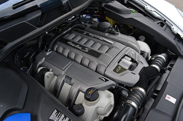 Двигатель porshe cayenne 3. Движок порше кайен. Porsche cayenne 2013 turbo мотор. 8 атмосферник. Двигатель порше кайен 4.