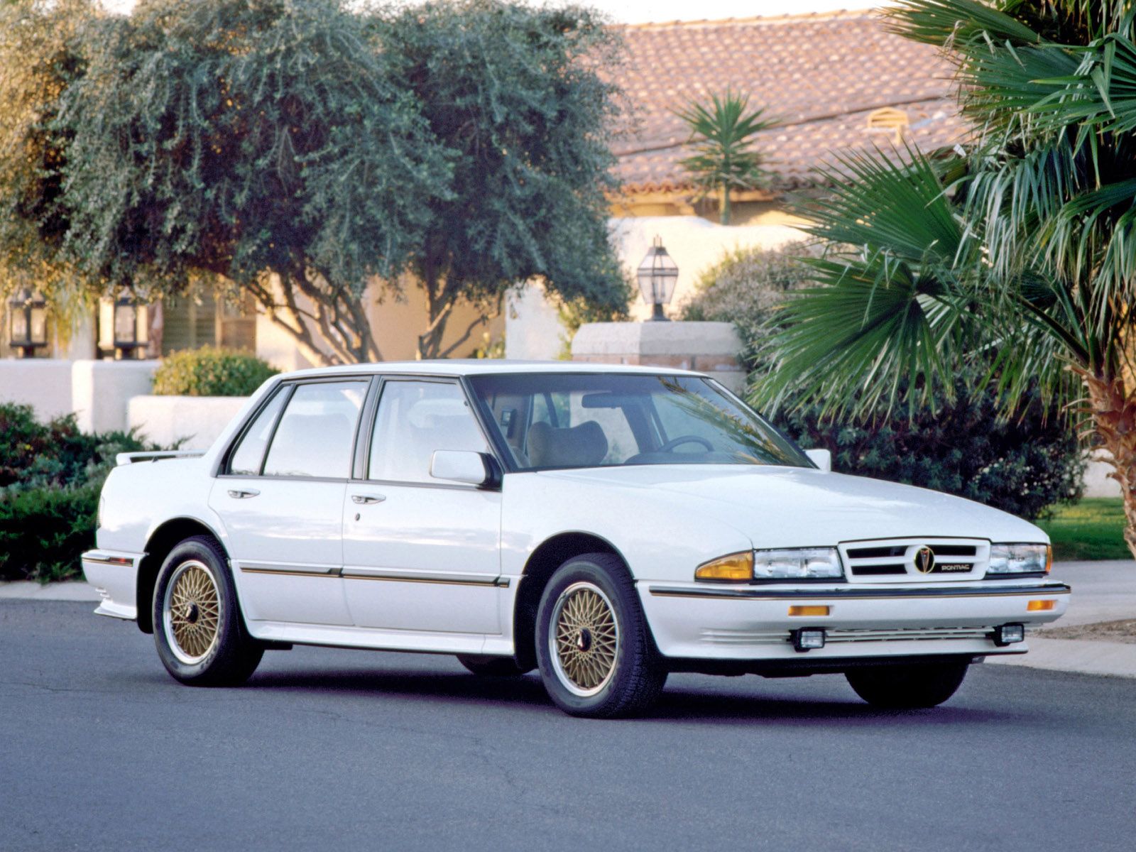 1991 Pontiac Bonneville  LE
