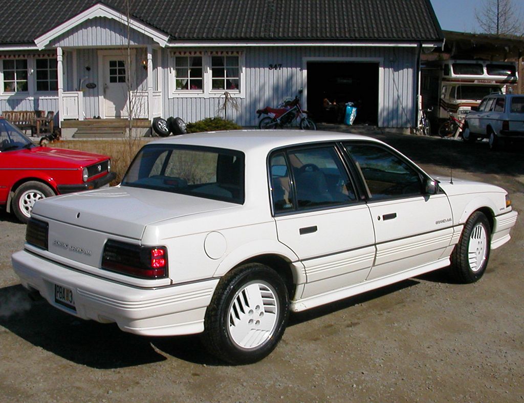 1991 Pontiac Grand Am 2-dr LE