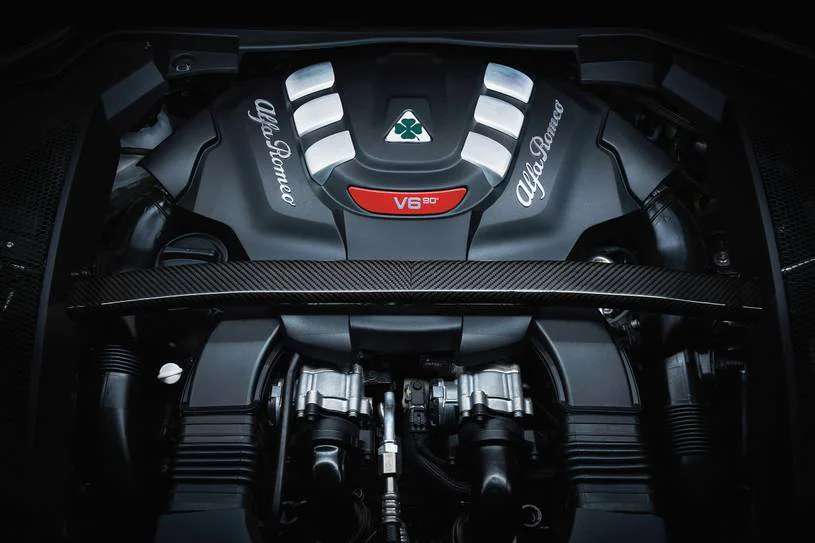 2022 Alfa-Romeo STELVIO  2022 Alfa Romeo Stelvio Quadrifoglio